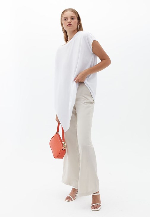 Oversize Tişört ve Tencel Pantolon Kombini