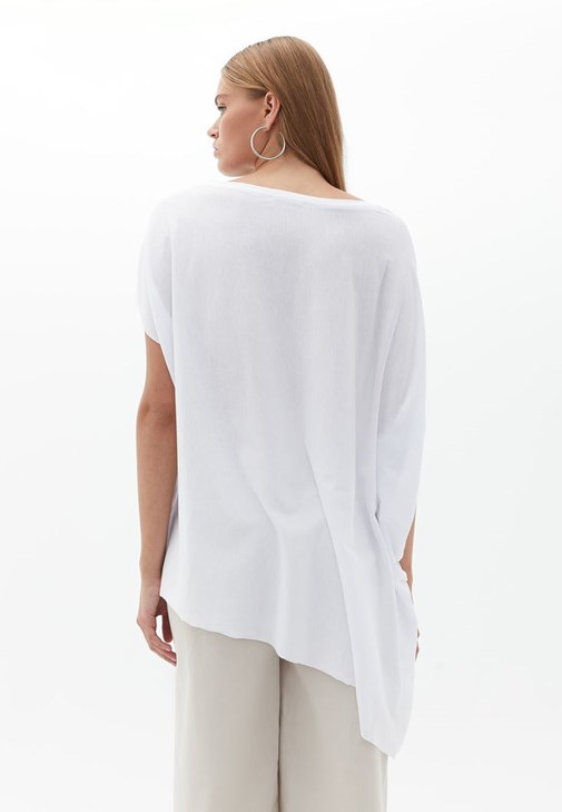 Oversize Tişört ve Tencel Pantolon Kombini