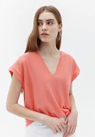 Modal Tişört ve Mom-Fit Pantolon Kombini