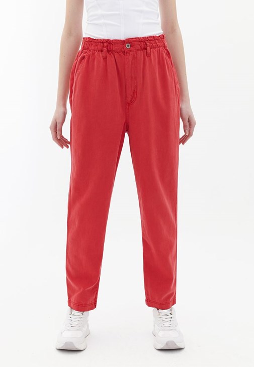 Baggy-Fit Pantolon ve Crop Ceket Kombini