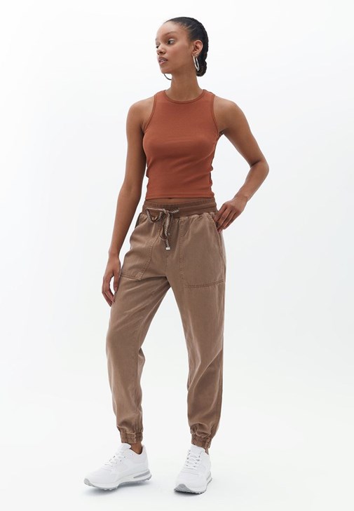 Pantolon ve Halter Yaka Atlet Kombini