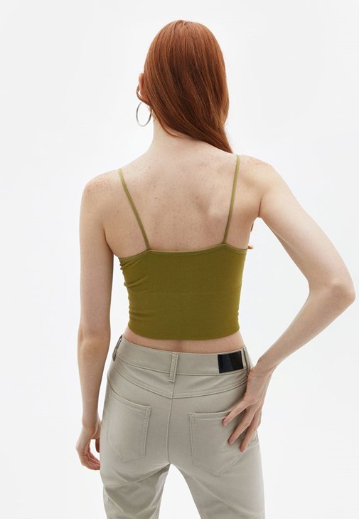 Crop Top ve Orta Bel Pantolon Kombini