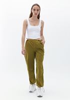 Kargo Jogger Pantolon ve Atlet Kombini