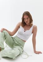 Pamuklu Atlet ve Tencel Kargo Pantolon Kombini