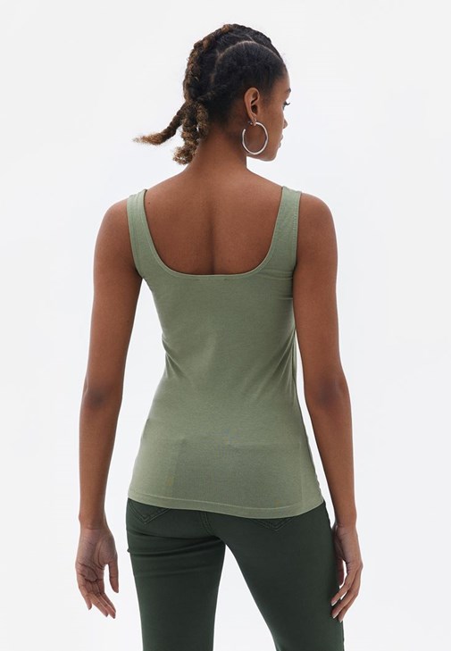 Atlet ve Flare Pantolon Kombini