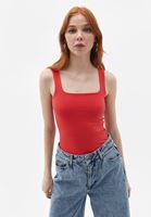 Bayan Kırmızı Esnek Dokulu Kare Yaka Atlet