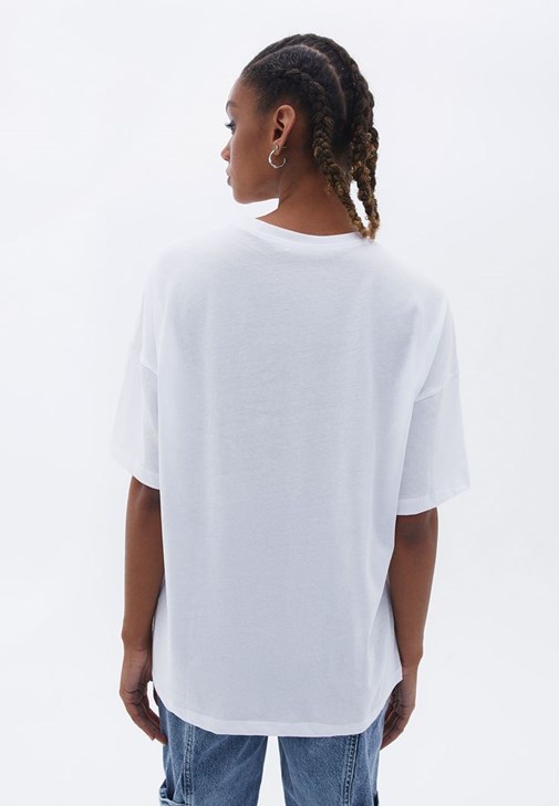 Tişört ve Cep Detaylı Pantolon Kombini