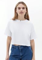 Bayan Beyaz Pamuklu Crop Tişört