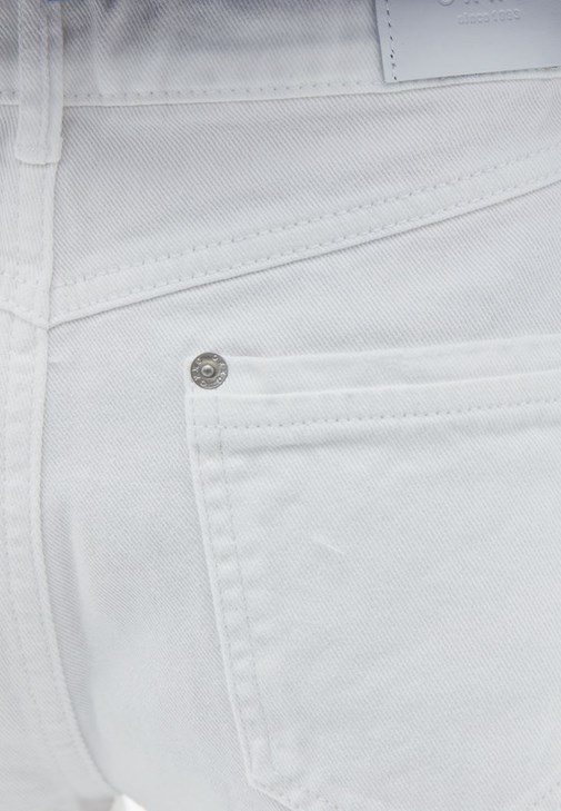 Pamuklu Uzun Tişört ve Şort Kombini