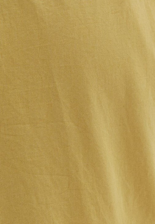 Kargo Pantolon ve Crop Tişört Kombini