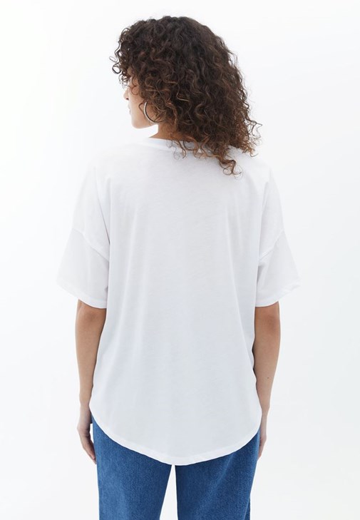 Taş Detaylı Tişört ve Pantolon Kombini