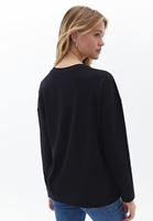 Bayan Siyah Baskılı Uzun Kollu Tişört