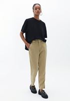 Flare Pantolon ve Oversize Tişört Kombini