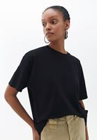 Flare Pantolon ve Oversize Tişört Kombini