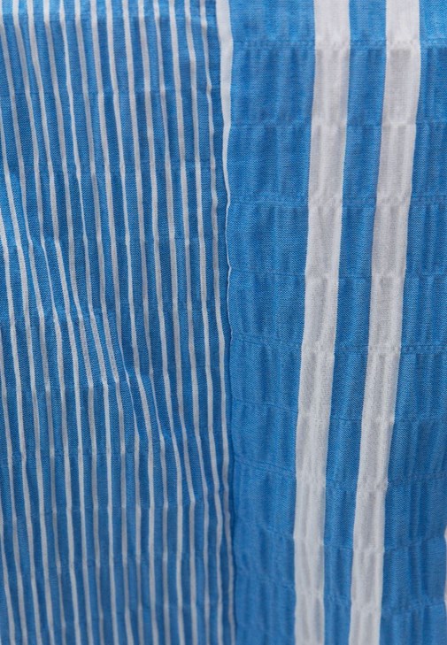 Oversize Gömlek ve Çizgili Şort Kombini