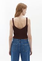 Denim Şort Etek ve Ajurlu Atlet Kombini