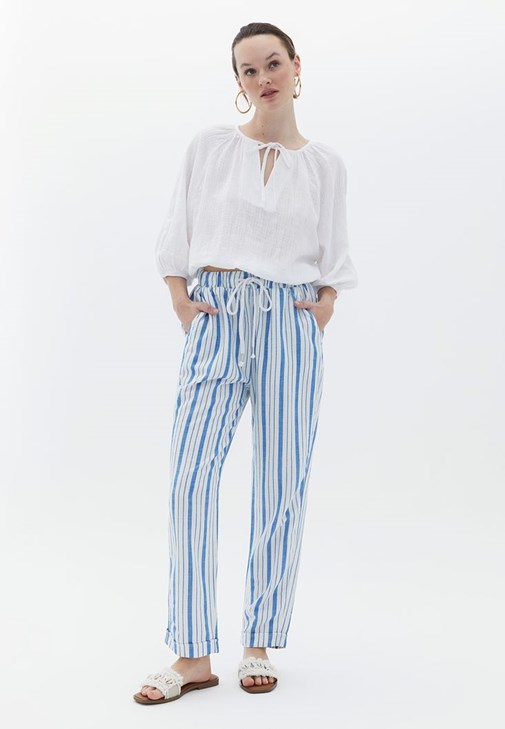 Çizgili Pantolon ve Crop Bluz Kombini