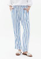 Çizgili Pantolon ve Crop Bluz Kombini