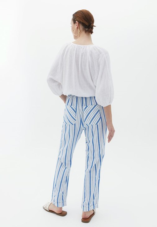 Çizgili Pantolon ve Crop Bluz Kombini
