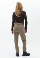 Jogger Pantolon ve Balıkçı Yaka Kazak Kombini