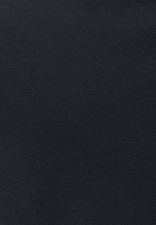 Crop Bluz ve Yırtmaçlı Etek Kombini