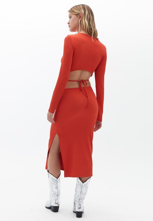 Cut-Out Detaylı Midi Elbise ve Kaban Kombini