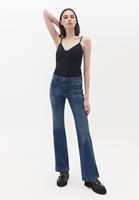 Bodysuit ve Düşük Bel Pantolon Kombini