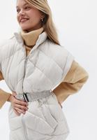 Kemer Detaylı Yelek ve Kazak Kombini