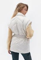 Kemer Detaylı Yelek ve Kazak Kombini