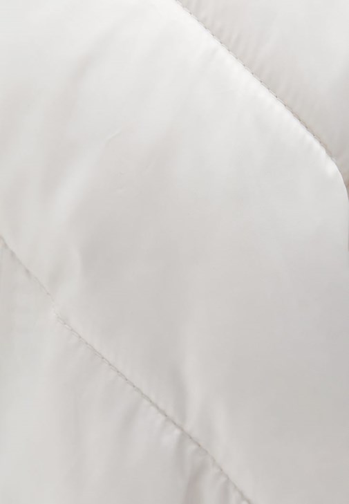 Kemer Detaylı Yelek ve Kazak Kombini