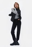 Bayan Siyah Kapitoneli Yelek