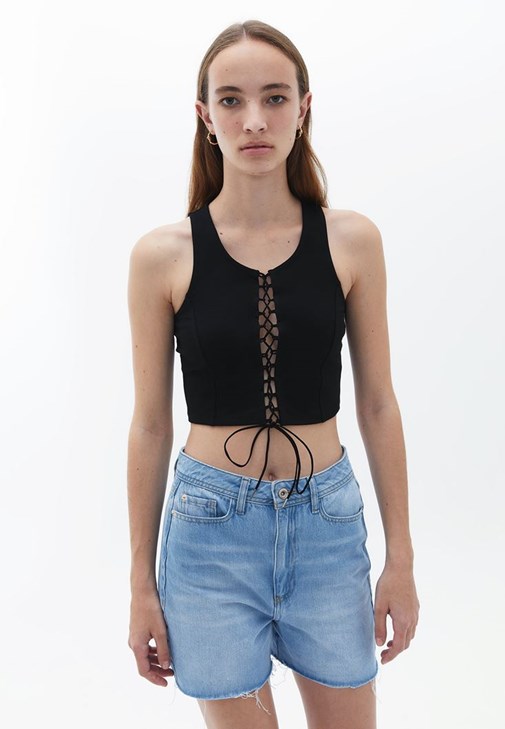 Bağlamalı Crop Top ve Şort Kombini