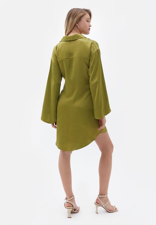 Saten Elbise ve Ayakkabı Kombini