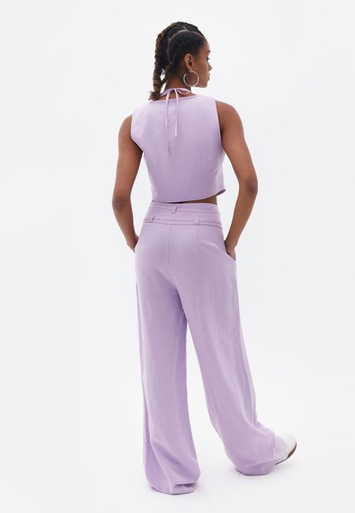 Tencel Wide-Leg Pantolon ve Crop Yelek Kombini