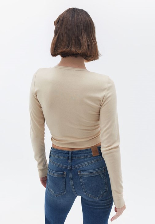 Crop Bluz ve Bootcut Pantolon Kombini