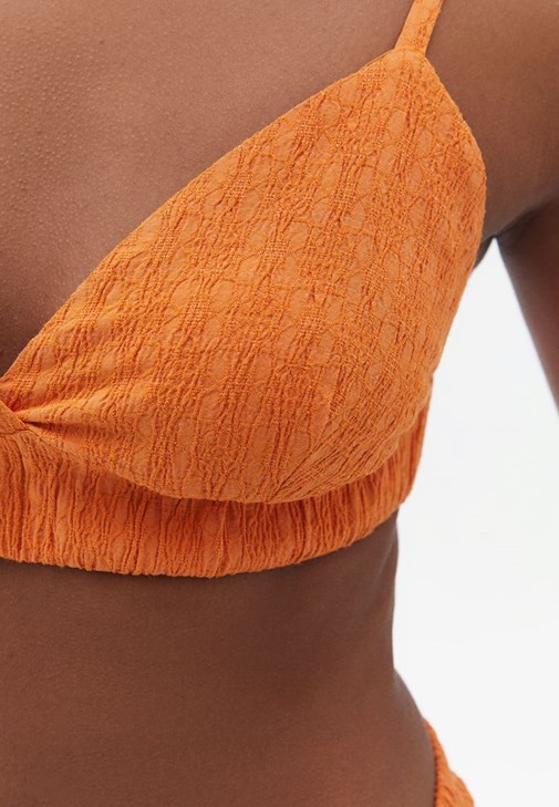 Jakarlı Bralet ve Pantolon Kombini