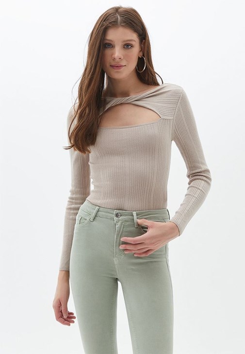 Bej Cut-Out Detaylı Triko Kazak