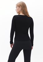 Bayan Siyah Dantelli V Yaka Bluz