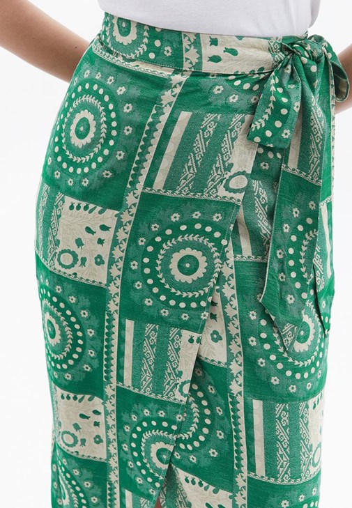 Balon Kollu Bluz ve Etek Kombini