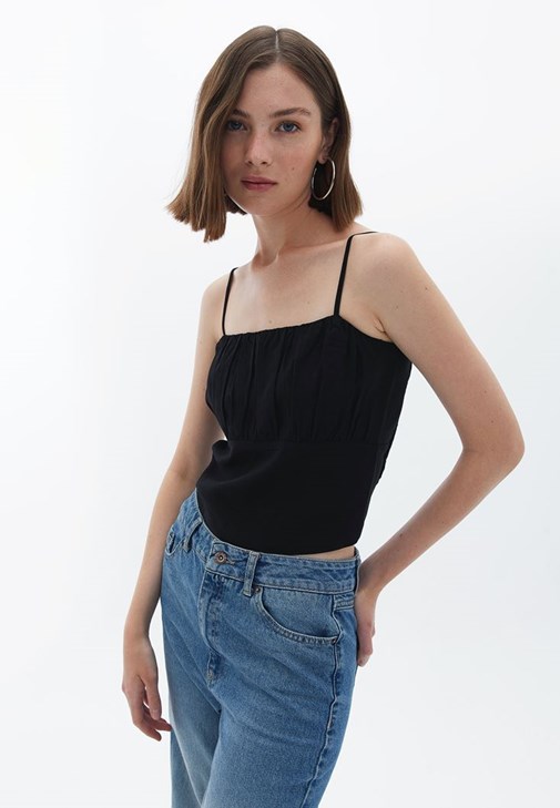 Crop Atlet ve Yüksek Bel Pantolon Kombini
