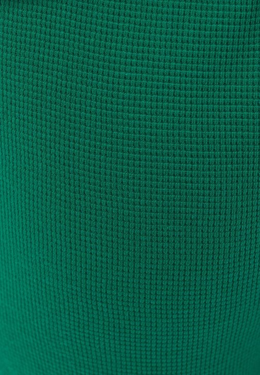 Pantolon ve Polo Yaka Tişört Kombini
