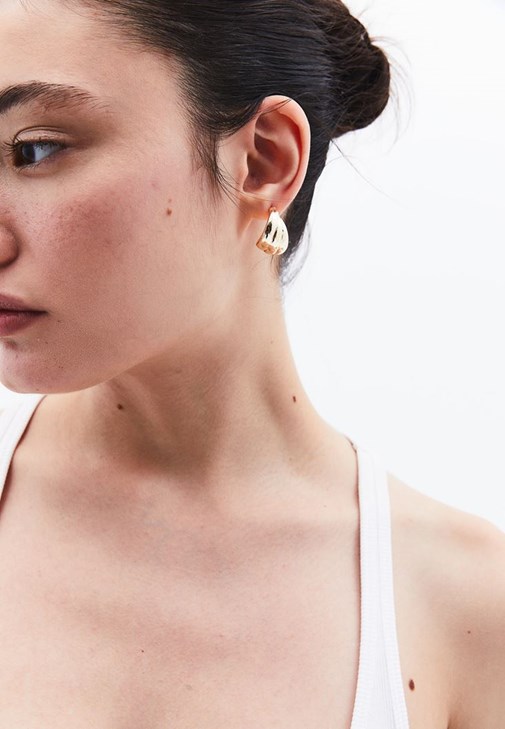 Altın Sallantılı Küpe