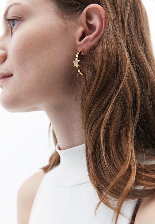 Altın Yıldız Detaylı Halka Küpe