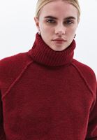 Yün Kazak ve Wide-Leg Pantolon Kombini