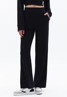 Sıfır Yaka Crop Sweatshirt ve Pantolon Kombini