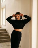 Sıfır Yaka Crop Sweatshirt ve Pantolon Kombini