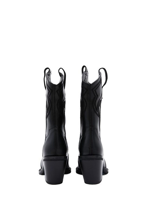 Pamuklu U Yaka Atlet ve Pile Detaylı Etek Kombini