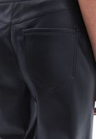 Vegan Deri Pantolon ve Blazer Ceket Kombini