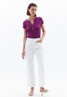 Modal Tişört ve Straight-Fit Pantolon Kombini