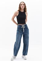 Bayan Mavi Düşük Bel Barrel-Fit Pantolon 